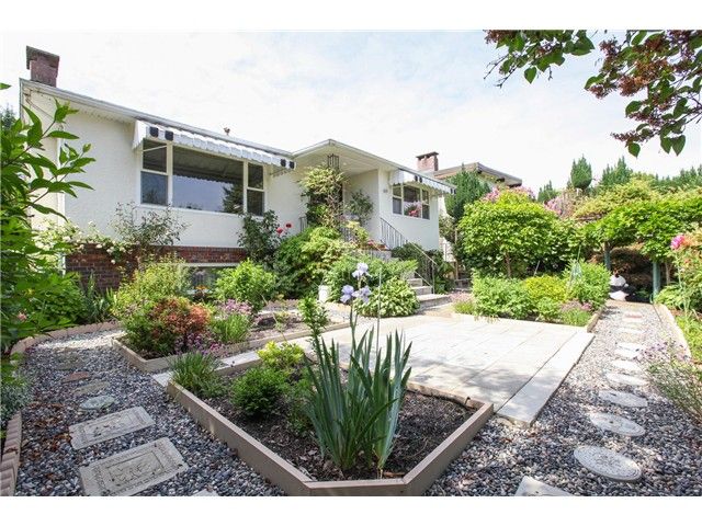 I have sold a property at 8255 ELLIOTT ST in Vancouver
